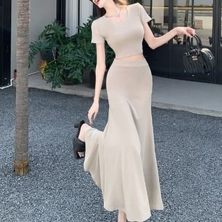 Short-Sleeve Scoop Neck Solid Crop Tee & High-Waist Midi Flared Skirt Set