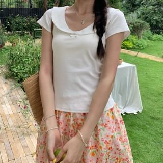 Plain Cropped Collared Tee with Short Sleeves