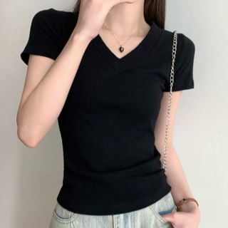 Plain V-Neck Short-Sleeved T-Shirt