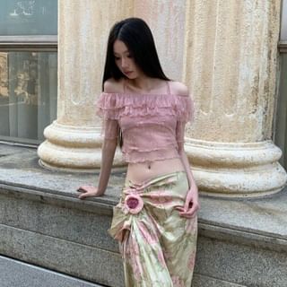 Set: Short-Sleeve Off-Shoulder Ruffle Trim Lace Crop Top + Halter Neck Bra Top