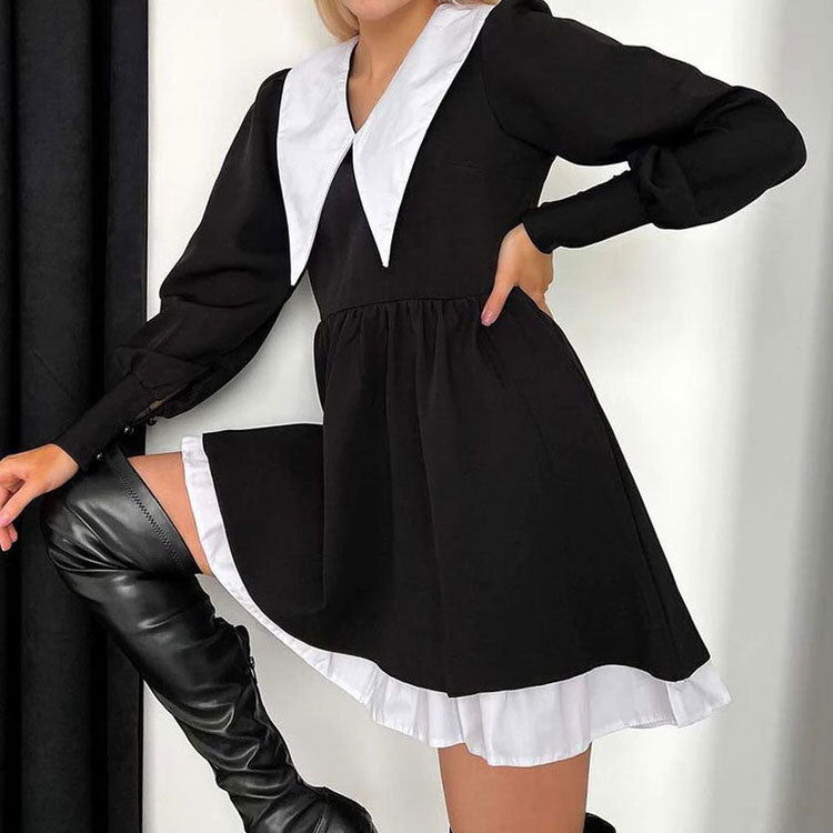 Robe élégante à col noir