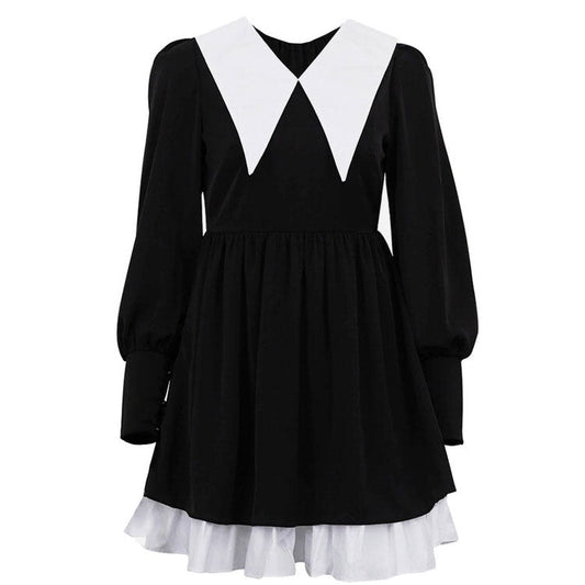 Robe élégante à col noir