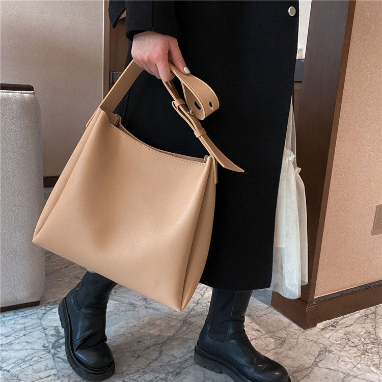 Sac fourre-tout minimaliste en cuir vegan