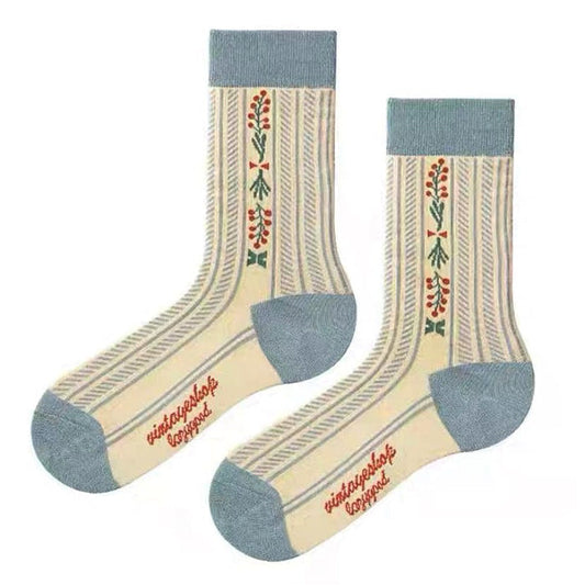 Jolies chaussettes à rayures florales