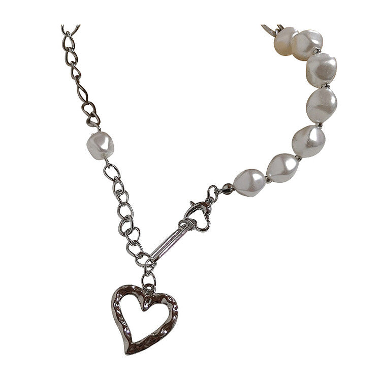 Collier coeur en perles argentées