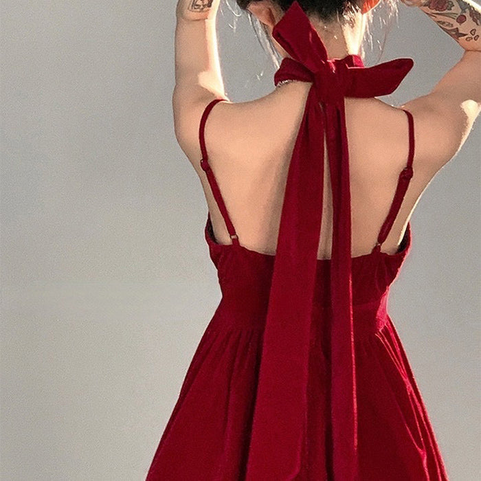 Robe rouge charmante à licou