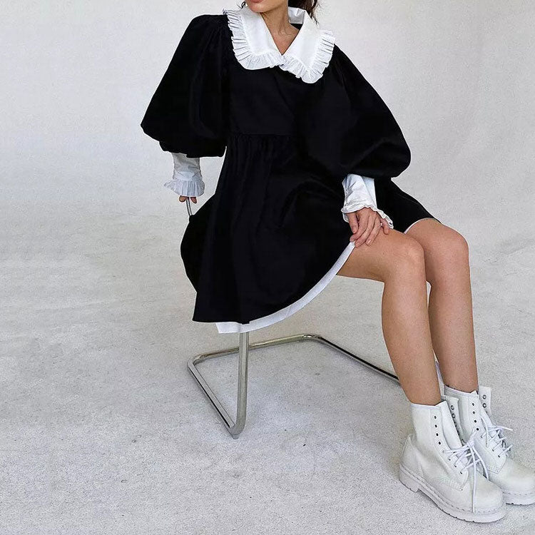 Mini-robe noire à col en velours