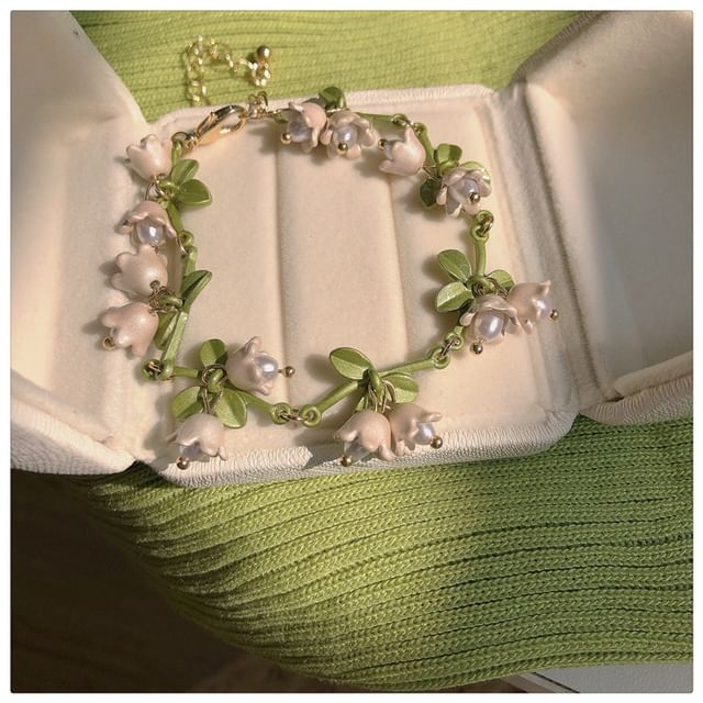 Faux Pearl Flower Stud Earring / Hook Earring / Necklace / Bracelet