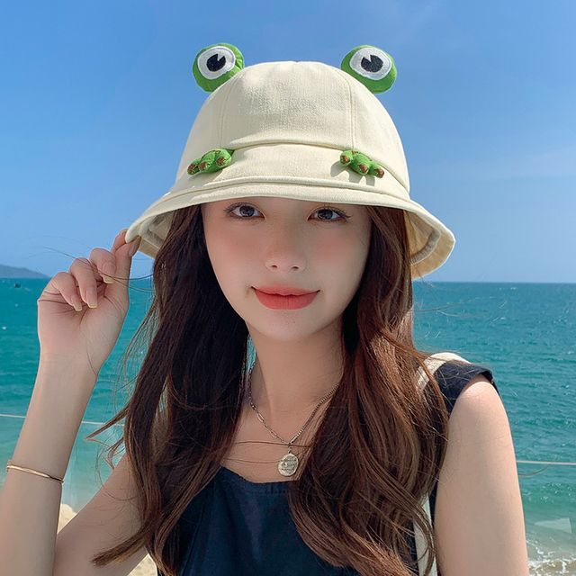 Frog Detail Bucket Hat
