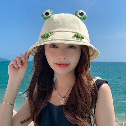 Frog Detail Bucket Hat