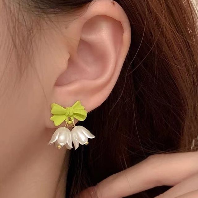 Floral Clip On Earring / Ear Stud