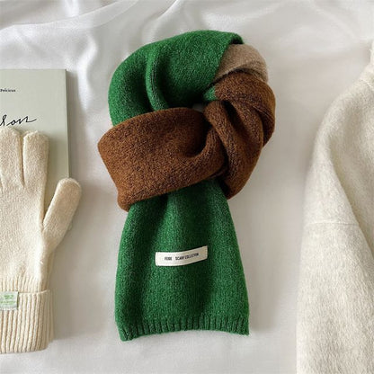 Knit Scarf Block Applique Color Lettering