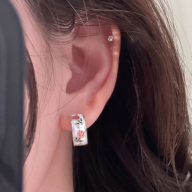 Boucle d'oreille créole à fleurs