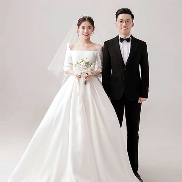 3/4-Sleeve Square Neck Plain Pleated A-Line Wedding Gown