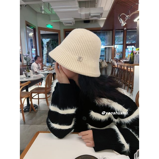 Applique Knit Bucket Hat