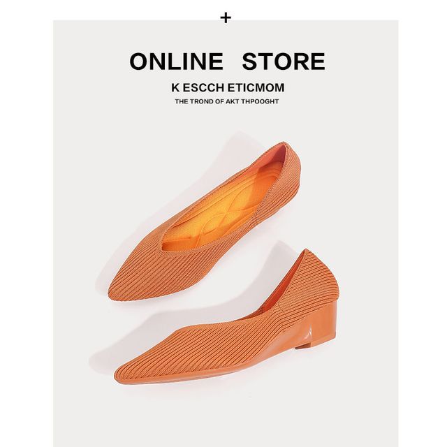 Wedge-Heel Pointed Pumps