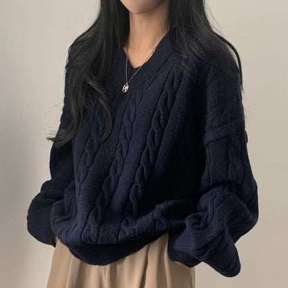 Zopfmusterpullover mit V-Ausschnitt