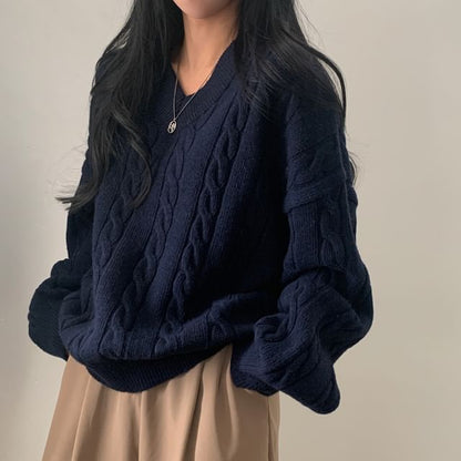 Zopfmusterpullover mit V-Ausschnitt