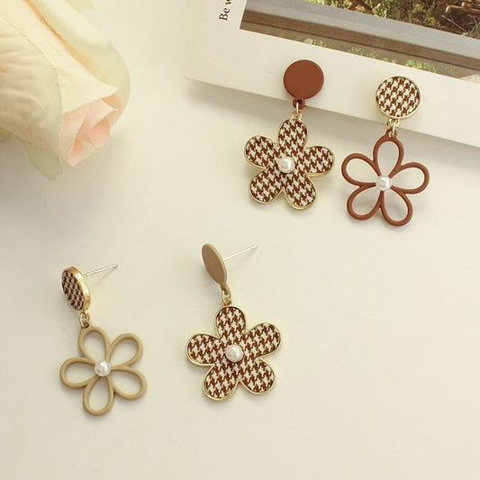 Houndstooth Floral Asymmetrical Alloy Dangle Earring