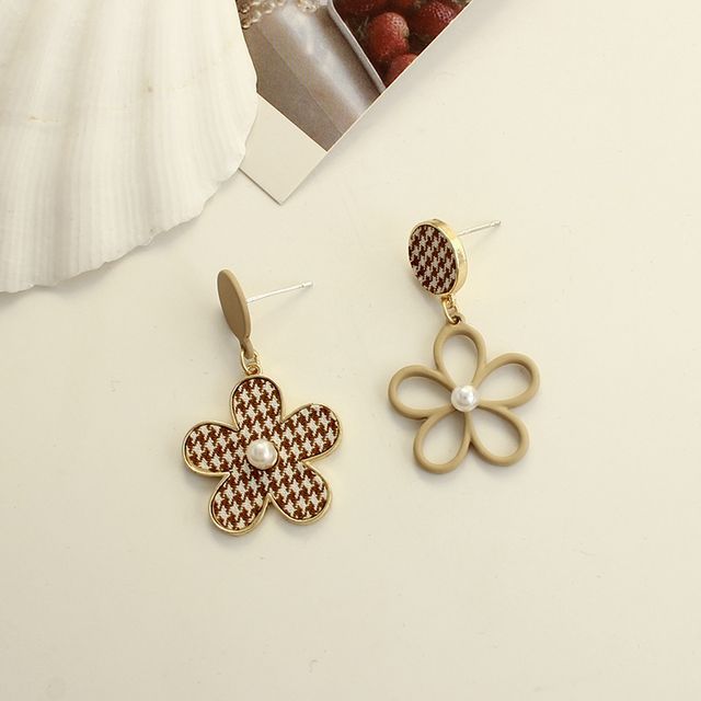 Houndstooth Floral Asymmetrical Alloy Dangle Earring