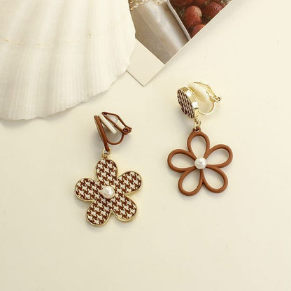 Houndstooth Floral Asymmetrical Alloy Dangle Earring