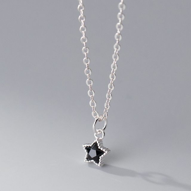 Rhinestone Star Pendant Necklace