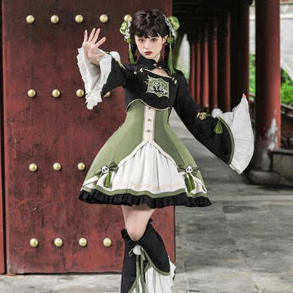 Kurze Lolita-Bluse mit ausgestellten Ärmeln und Panda-Stickerei / zweifarbiges Trägerkleid mit Schleife / Beinstulpen mit Rüschen / Set
