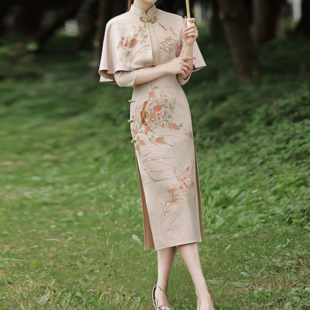 Set: 3/4-Sleeve Floral Midi Qipao + Capelet