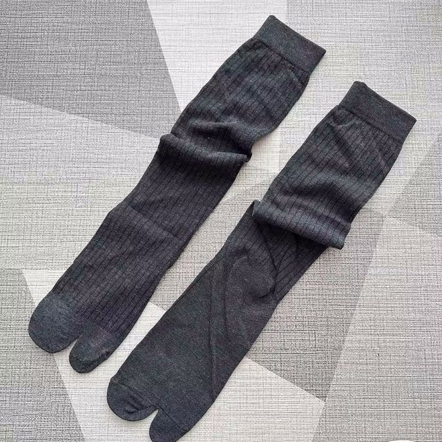 Plain Split-Toe Socks