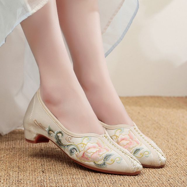 Floral Embroidered Satin Pumps