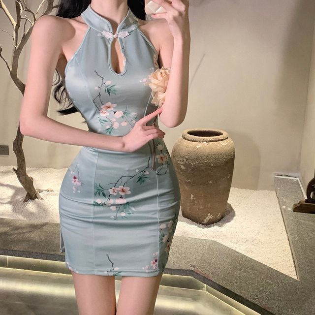 Sleeveless Floral Mini Sheath Qipao