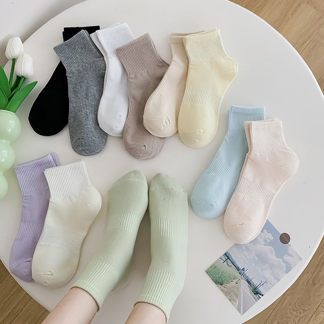 Set of 3 Pairs: Plain Ribbed Socks