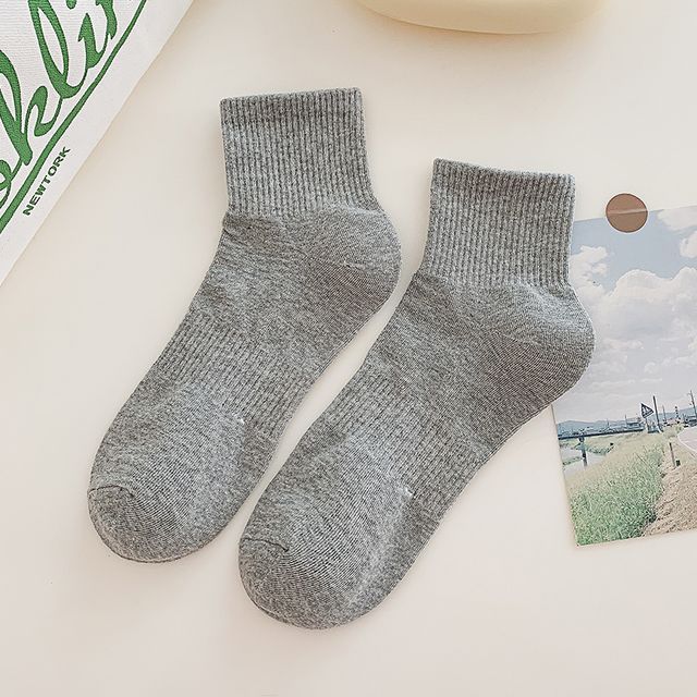 Set of 3 Pairs: Plain Ribbed Socks