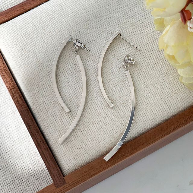 Curve Alloy Fringed Earring