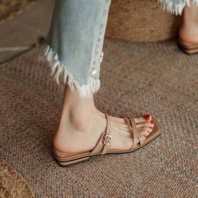 Low-Heel Square Toe Sandals