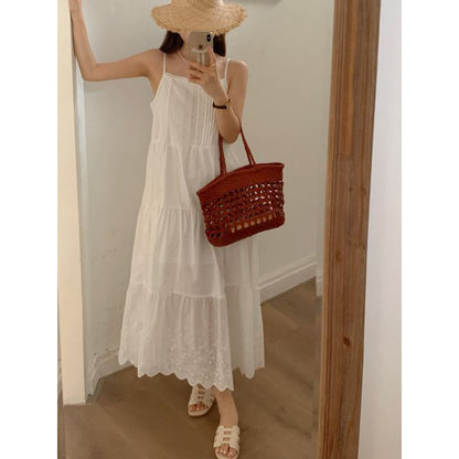 Einfarbiges A-Linien-Midikleid mit Spaghettiträgern, Lochspitze und Stufendesign