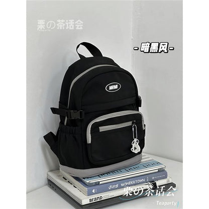 Sac à dos multi-poches avec appliques / Bijou de sac / Ensemble