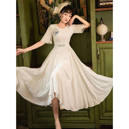 Short-Sleeve Round Neck Butterfly Print Midi A-Line Dress