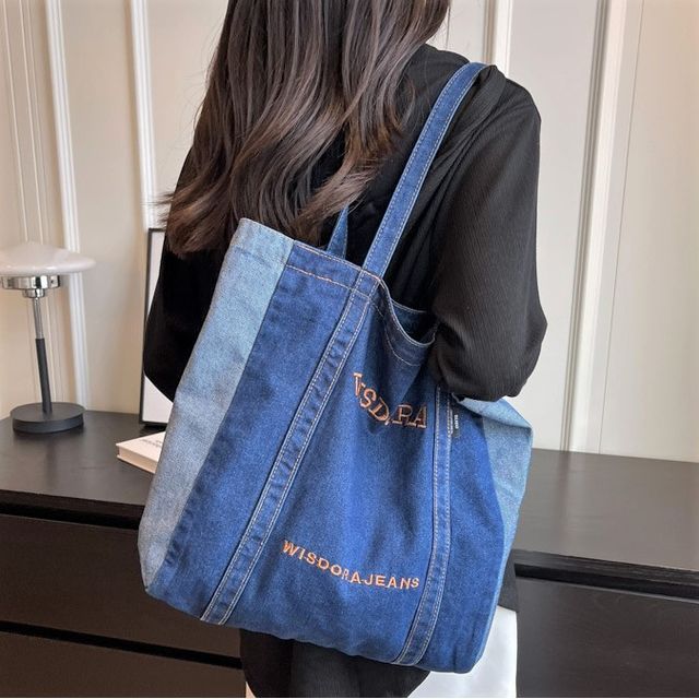 Sac fourre-tout en denim délavé avec lettrage brodé