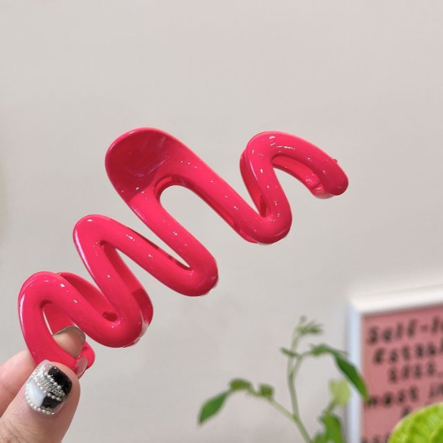 Wavy Plastic Hair Clamp