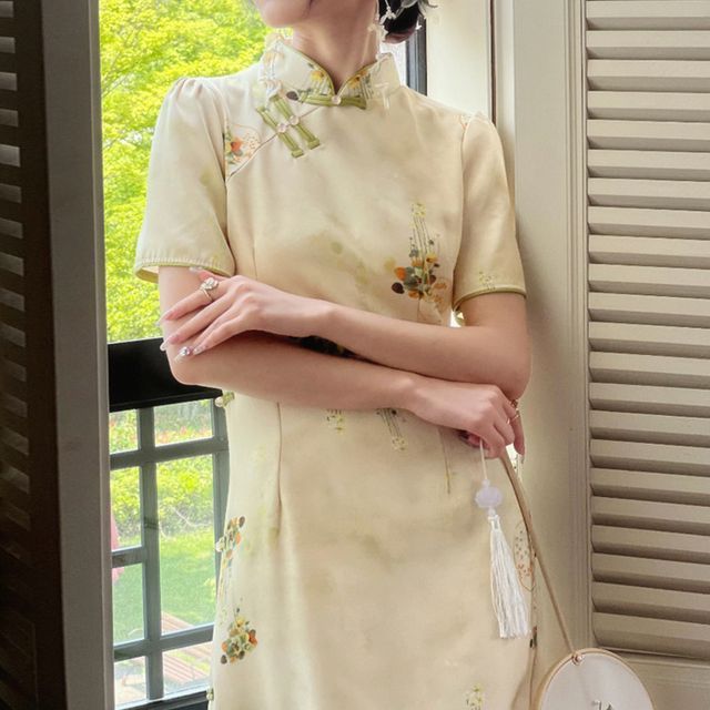 Short-Sleeve Floral Midi Qipao