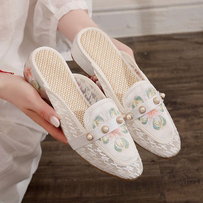 Pointed Flower Embroidered Chunky Heel Mules