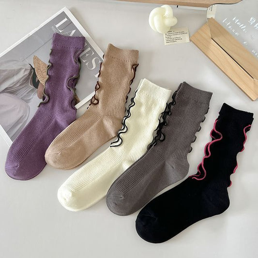 Embroidered Ribbed Socks