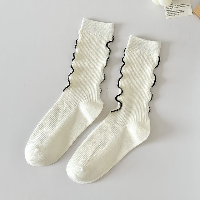 Embroidered Ribbed Socks
