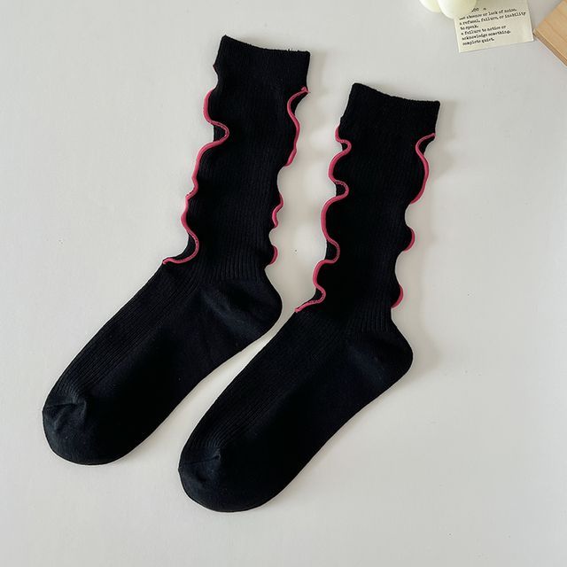 Embroidered Ribbed Socks