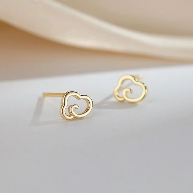 Cloud Stud Earring