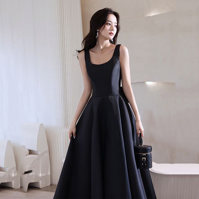 Sleeveless Scoop Neck Plain Bow Back A-Line Evening Gown