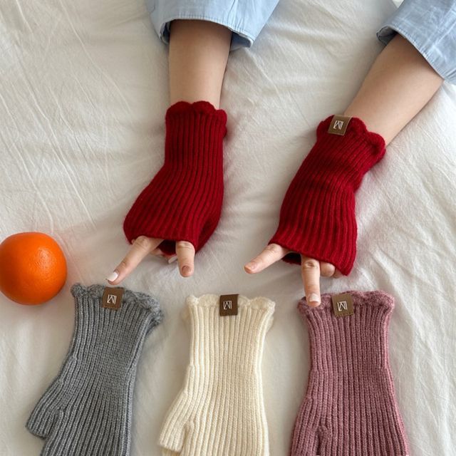 Lettering Fingerless Knit Gloves Applique