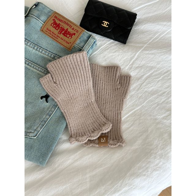 Lettering Fingerless Knit Gloves Applique