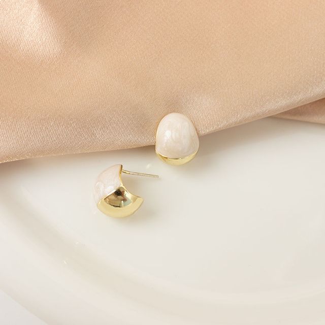 Bead Ear Stud / Clip-On Earring